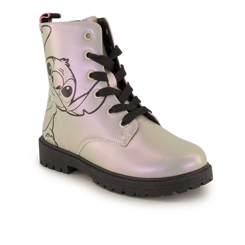 Stitch, Schnürboots
