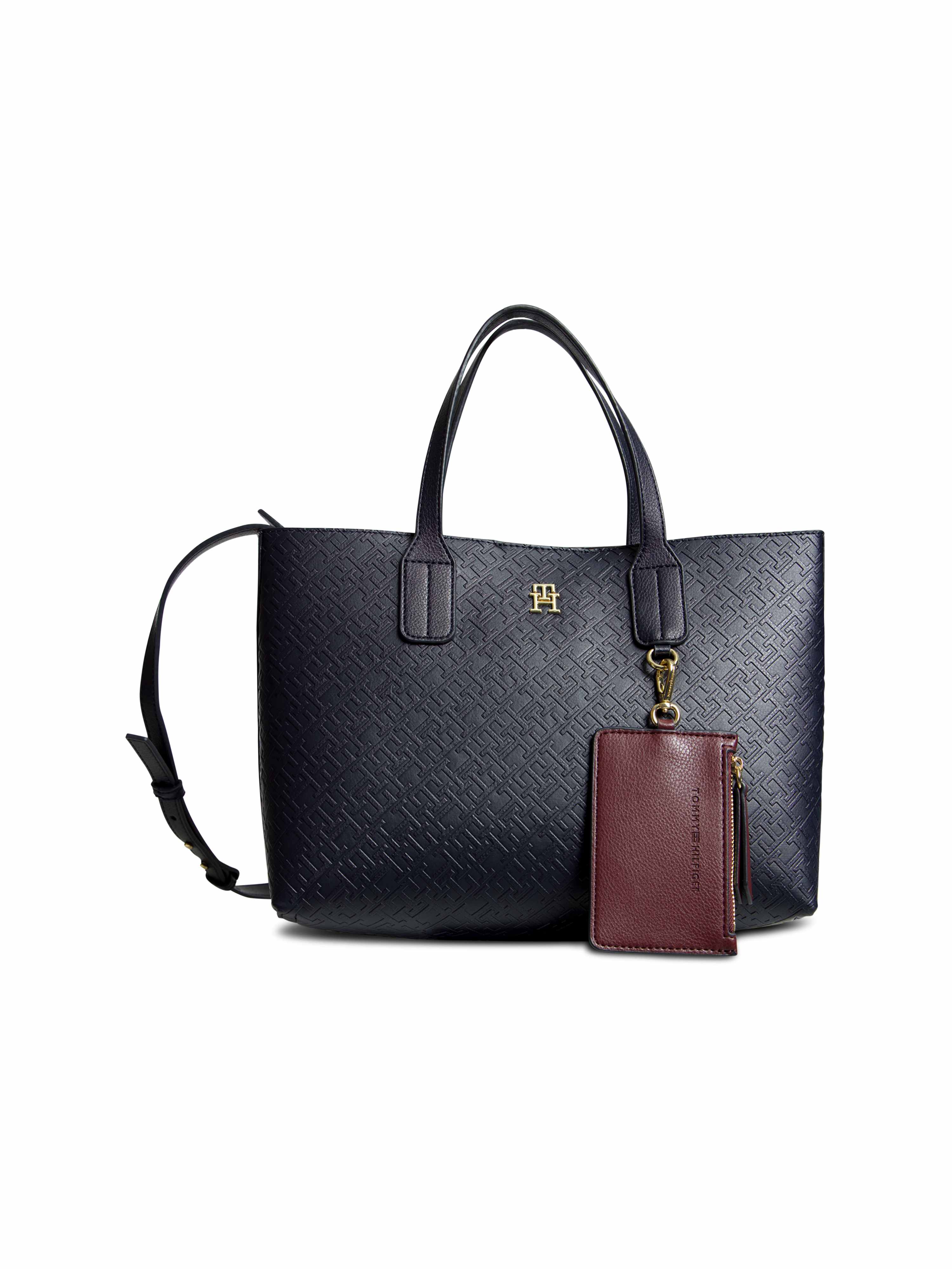 Tommy Hilfiger, Shopper