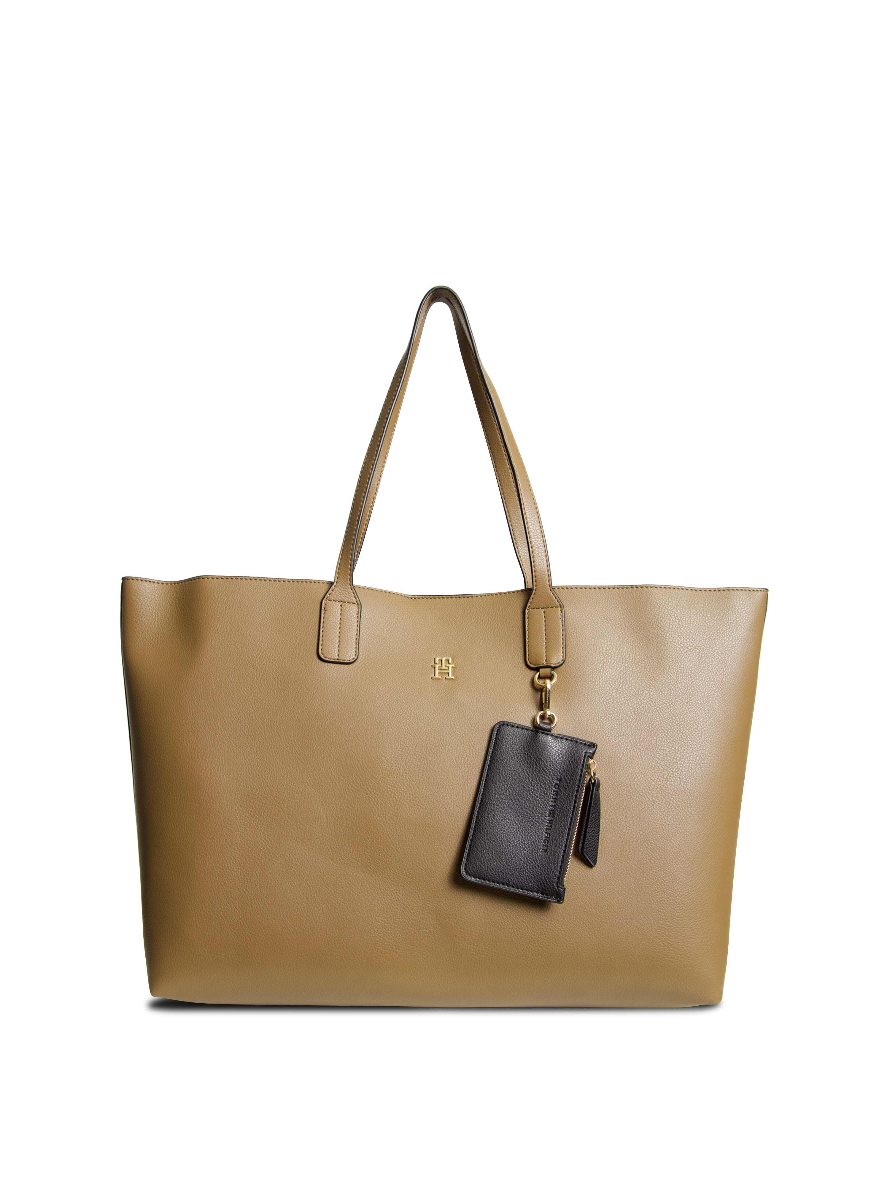 Tommy Hilfiger, Shopper