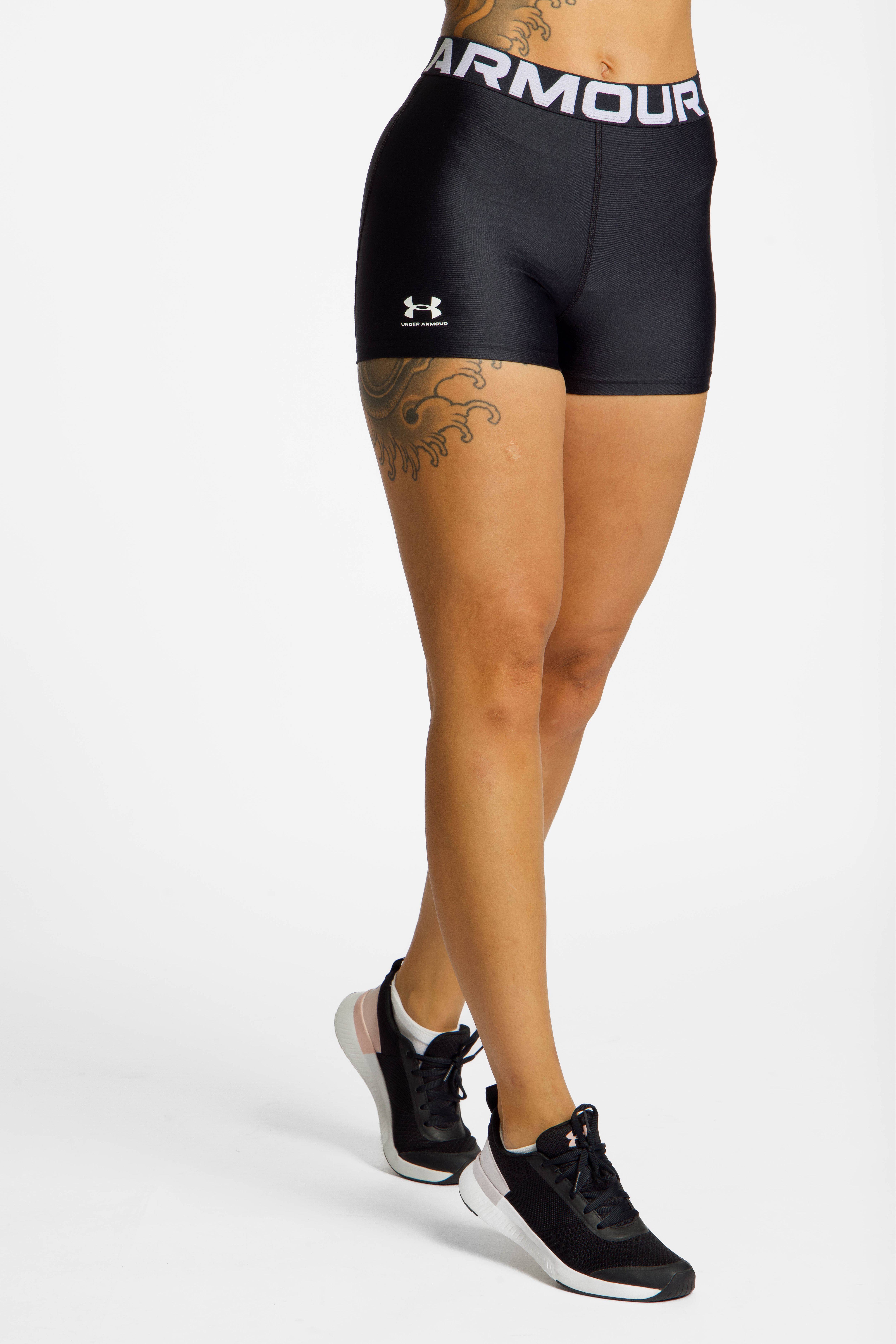 HeatGear® Shorty Damen Short