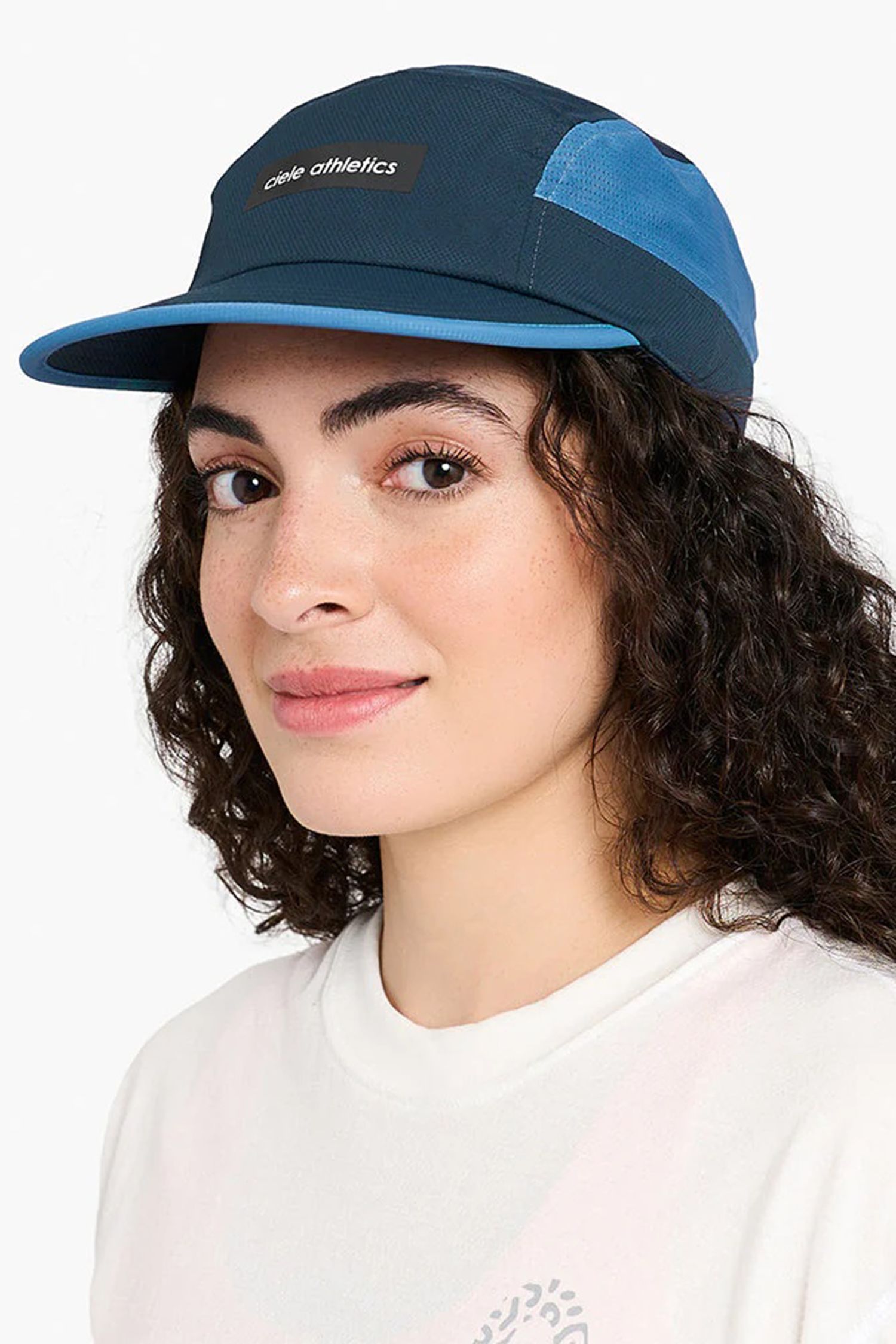 GO Field Iconic Bar Cap